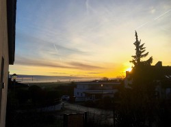 Sonnenaufgang - Blick in den Morgennebel in Richtung Siebengebirge/ Bonn